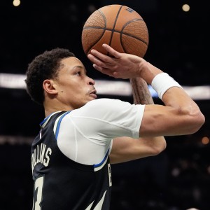 海星体育官方网站-Scotto：雄鹿想要莫兰特来补强 灰熊要价31或32年首轮签+罗林斯