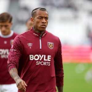 记者：帕尔梅拉斯想签下布莱顿外租后卫伊戈尔